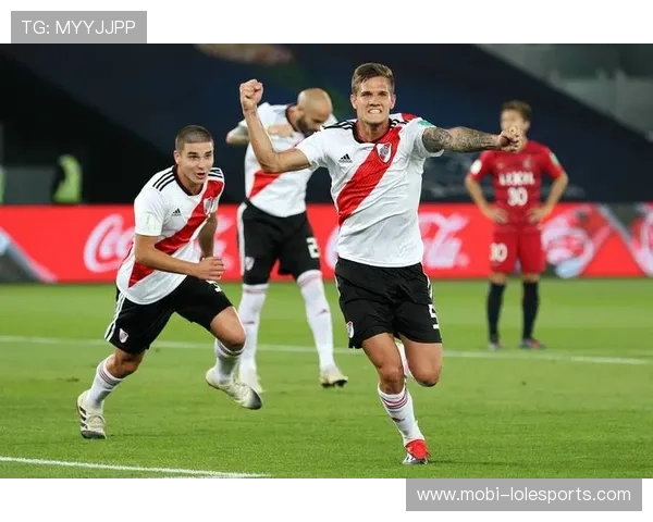 足球场上球星呐喊名字的背后故事与意义解析