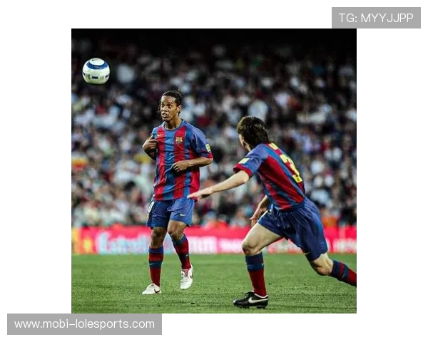 足球小罗传奇瞬间壁画墙，感受足球艺术与激情碰撞的震撼魅力