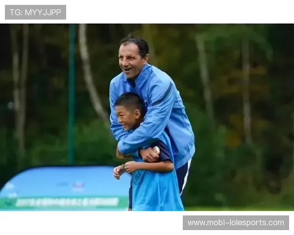 足球星超新赛季全面开赛 球迷热议新规则与转会动态