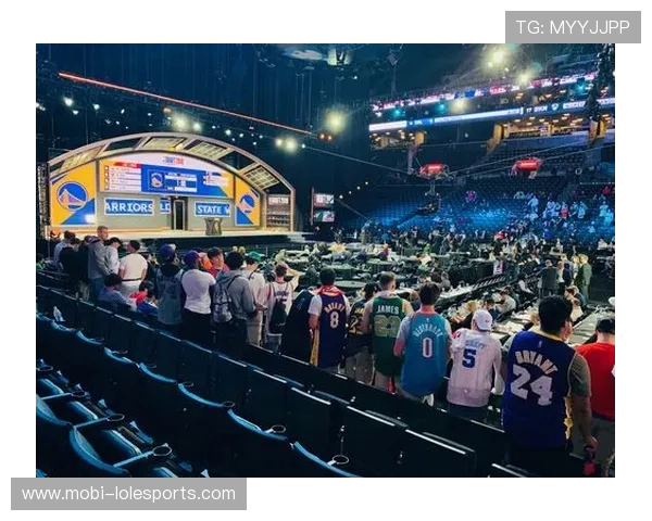 足球迷梦幻时刻与偶像球星亲密接触的瞬间心情分享