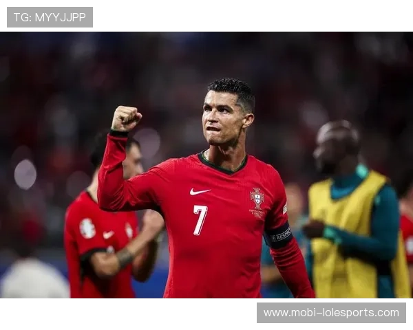 邓足球天赋超凡突破自我成就传奇 未来有望成为世界足坛新巨星 邓足球天赋超凡突破自我成就传奇 未来有望成为世界足坛新巨星